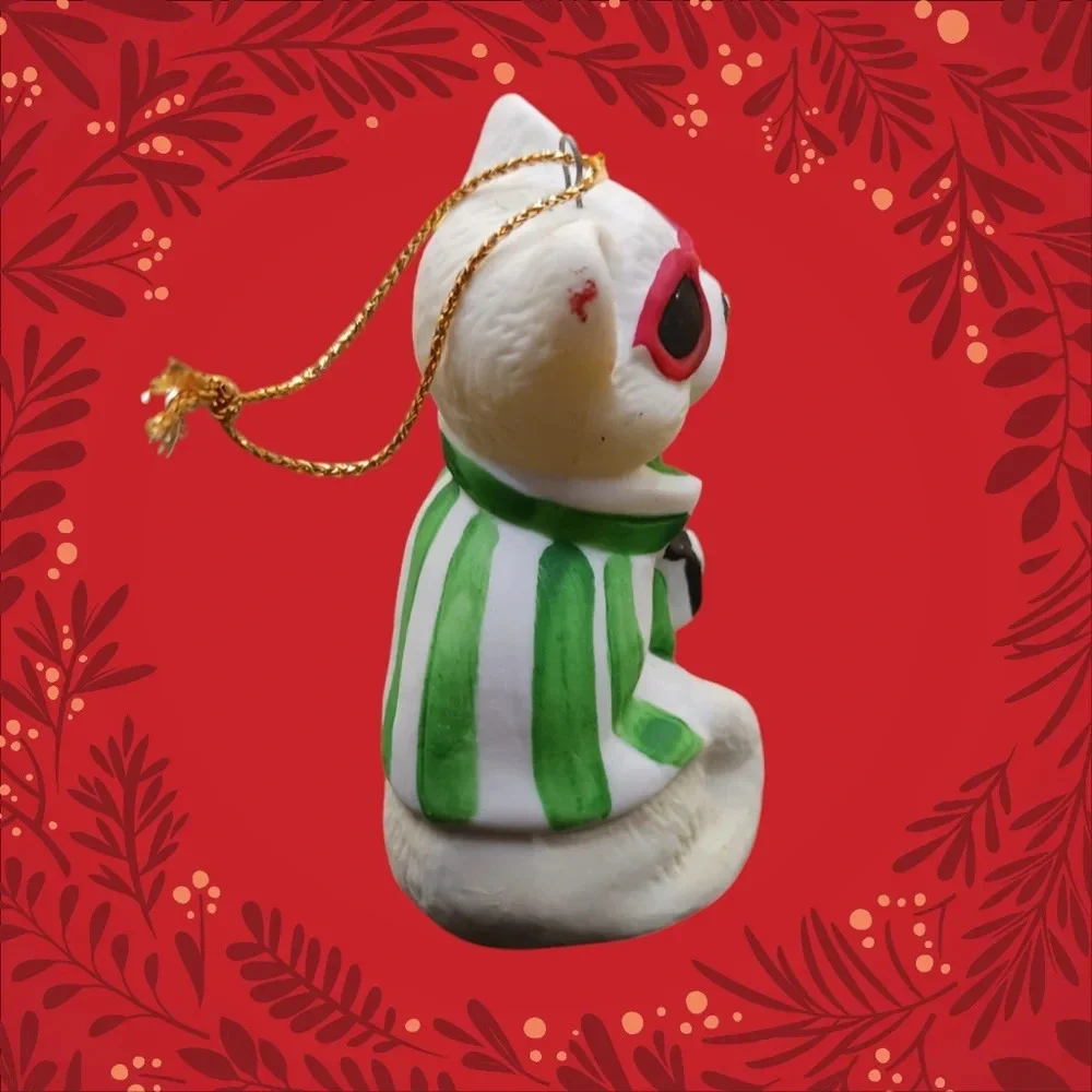 unbranded christmas ornament